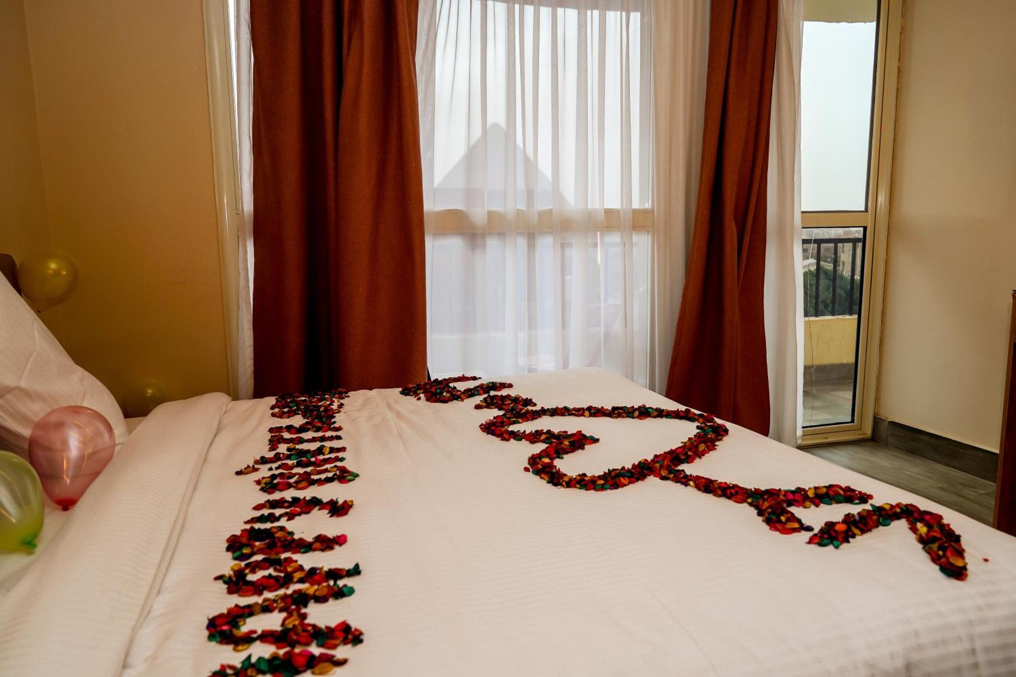 Pyramids Hotel Kafrat al Jabal ภายนอก รูปภาพ