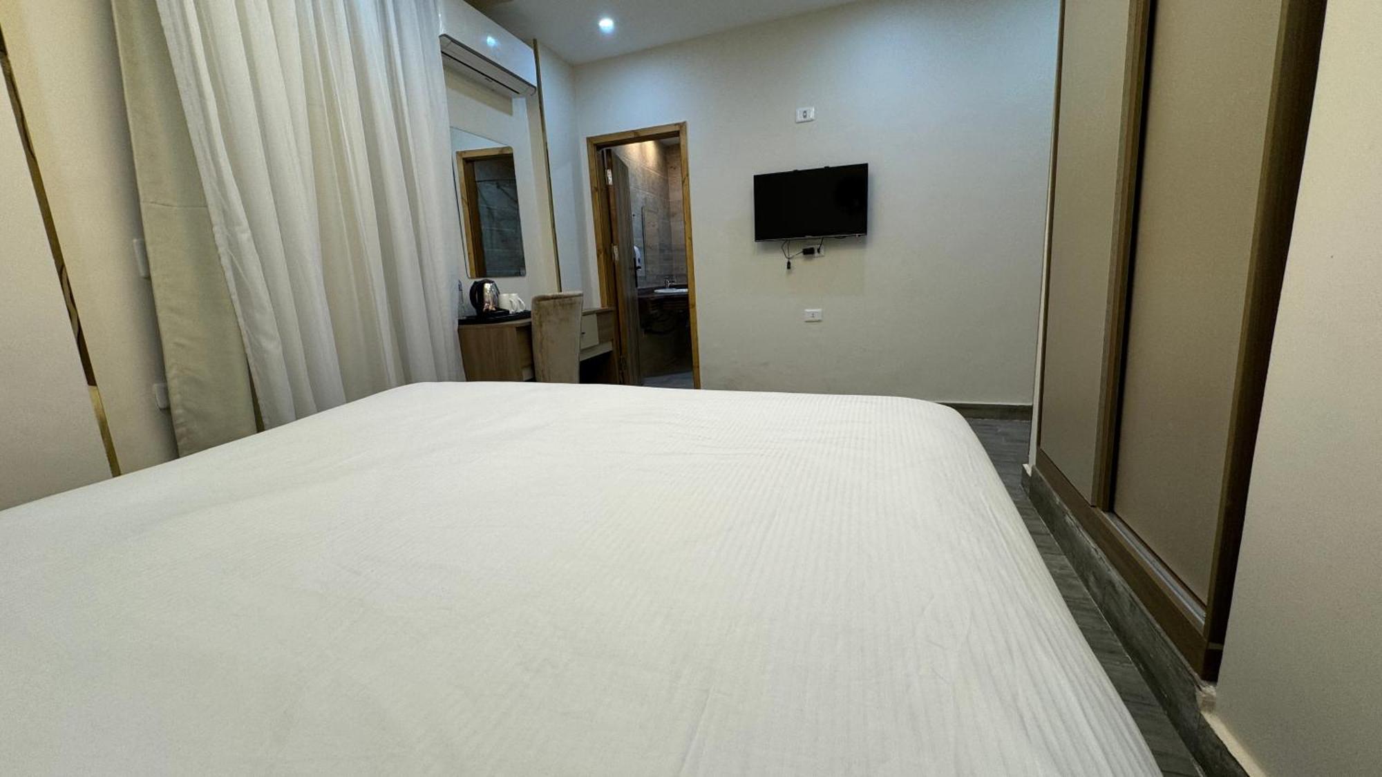 Pyramids Hotel Kafrat al Jabal ภายนอก รูปภาพ